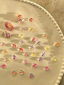 20个新款全息迷你蘑菇卡通美甲装饰，3D透明小蘑菇树脂DIY美甲配件，美甲水钻，情人节美甲装饰 - 彩色 - 查看 1