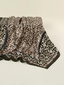 1 pezzo Sciarpa quadrata da donna alla moda estiva da 90 cm con catena e stampa leopardata, bandana versatile per uso quotidiano, accessori, vacanze - Verde militare scuro + cachi - Visualizzare 4