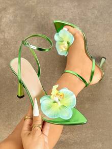 女士优雅兰花装饰交叉绑带金属质感闪亮亮绿色露趾高跟凉鞋，时尚尖头细高跟鞋，适合派对、婚礼、舞台表演，也适合情人节、母亲节、妇女节、新年、夏季穿搭。 - 綠色 - 查看 1