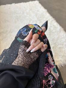 三件套女士优雅睡袍套装，包括蕾丝边开襟睡袍、针织吊带裙内衬和蕾丝边雪纺围巾——完美适用于节日和聚会，是春、夏、秋季的理想之选，也适合作为女士优雅派对礼服或开斋节黑色睡袍。 - 黑色 - 查看 6