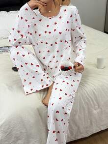 可爱红色爱心印花长袖睡衣套装，柔软亲肤，可爱爱心图案，宽松舒适的女士两件套家居服