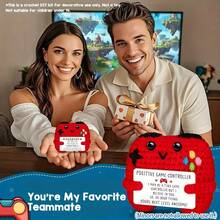 1 pieza Artesanía de ganchillo roja, regalo de energía positiva hecho a mano con tarjeta de felicitación festiva, decoración de escritorio creativa y regalo del Día de San Valentín para amigos y colegas. Adecuado para decoración de habitaciones, adornos de sala de estar, decoración de sala de estar, decoración de fiestas. También se puede usar para dar regalos, el Día de San Valentín, regalos del Día de Acción de Gracias, regalos para niñas y regalos casuales. Stitchkiva. No apto para menores. - Multicolor - Ver 7