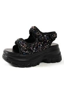 新款女鞋，时尚百搭，舒适厚底，休闲凉鞋，双带增高显瘦防滑，亮片装饰，轻便舒适，休闲百搭，适合日常穿着和通勤。 - 彩黑色 - 查看 7