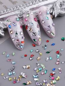 6格3D迷你彩色平底美甲水钻套装，包含各种形状的玻璃AB水晶宝石、粉色和透明玻璃心形平底钻石，DIY工艺装饰工具，适用于面部、衣物和指甲，美甲饰品，美甲用品