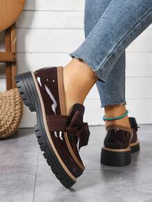 新款女士厚底乐福鞋，时尚百搭，皮革鞋面，套脚式蝴蝶结装饰，亮黑色圆头鞋 - 咖啡棕 - 查看 6