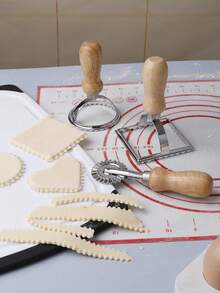 3 piezas Juego de cortadores de galletas de metal, 3 piezas Juego de cortadores de galletas de metal (incluido el cortador de rodillo), con diseño de mango, adecuado para hacer pasta, ravioli, lasaña, masa de tarta y otras herramientas de cocción - Multicolor - Ver 6