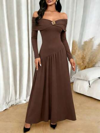 Elegant, utsökt, romantisk och moderiktig axelbandslös metalldekoration långärmad, åtsittande A-linjeformad enfärgad klänning för kvinnor, höst- och sommarklänning för kvinnor, tebjudningsklänning för bröllop