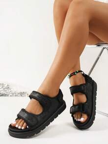 新款女鞋，时尚百搭，舒适厚底，休闲凉鞋，双带增高显瘦防滑，亮片装饰，轻便舒适，休闲百搭，适合日常穿着和通勤。 - 花紋黑 - 查看 3