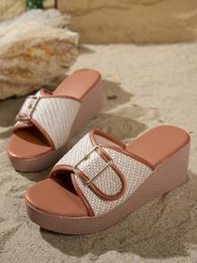 2026夏季新款女式波西米亚风厚底坡跟圆头金属扣棕色休闲凉鞋，适合居家、海滩、度假和日常穿着。 - 棕色 - 查看 4