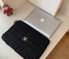 CHANEL Túi đựng đồ hình chữ nhật sọc đen, trang trí logo tròn, túi đựng mỹ phẩm di động dung tích lớn, túi trang điểm thời trang Y2K dùng hàng ngày khi đi làm và du lịch, phù hợp cho mùa xuân, thu và đông. - màu đen - Xem 4