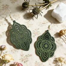 1 Pair Wooden Lace Pattern Carved Pendant Earrings - Green - View 6