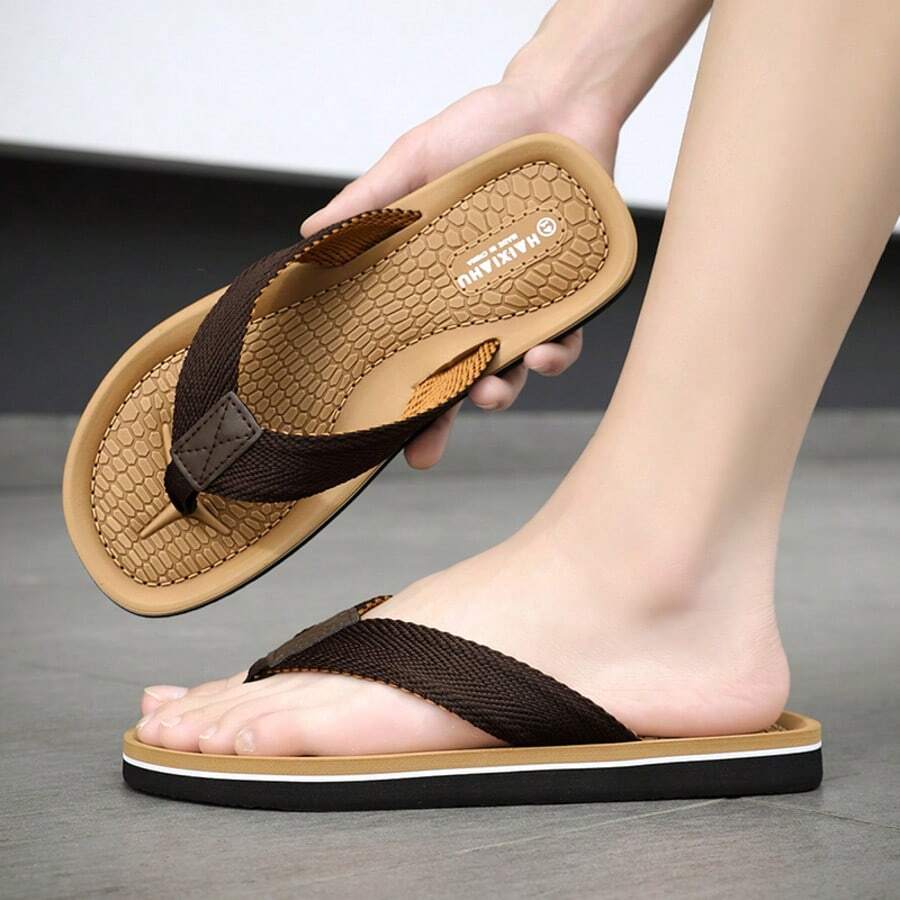 Men's Summer Flip Flops, Comfortable Shock-Absorbing Lightweight Slippers Suitable For Indoor, Outdoor, Home, Bathroom, Beach - Brown - View 1