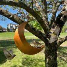 户外月牙形喂鸟器 - 可悬挂、安装在栅栏上，也可作松鼠喂食器，花园装饰，送给爱鸟人士的贴心礼物，金属材质