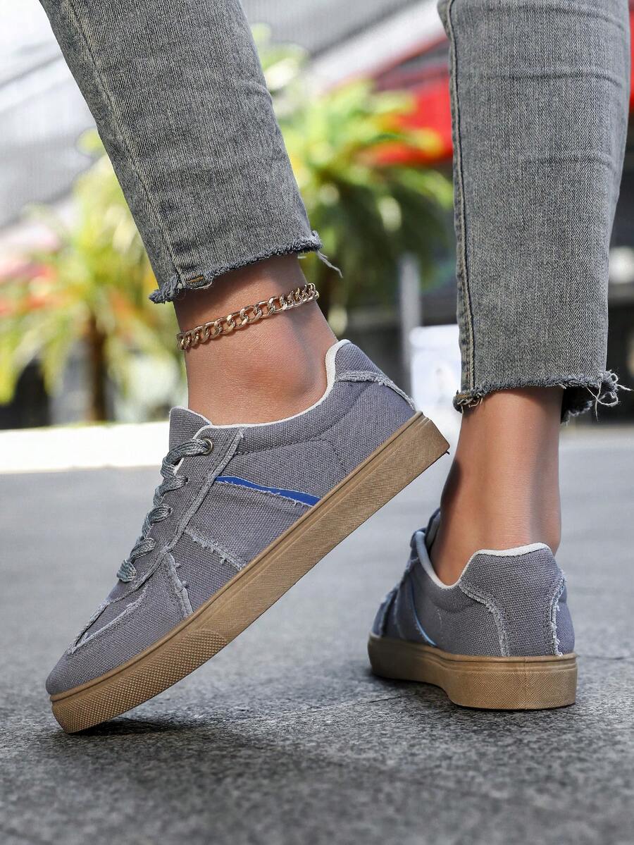 Women's Casual Sports Shoes, Mesh Breathable Versatile Lace-Up Flat Sneakers, Athletic Style - Grey - View 1