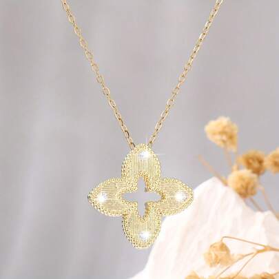 1 Light Luxury Brushed Hollow Out Four Flower Pendant Necklace, Elegant, Fashionable And High-End Design, Versatile For Daily Commuting