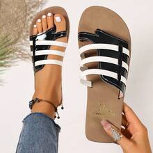 女士黑白拼接休闲沙滩凉鞋，百搭平底拖鞋 - 黑與白 - 查看 1