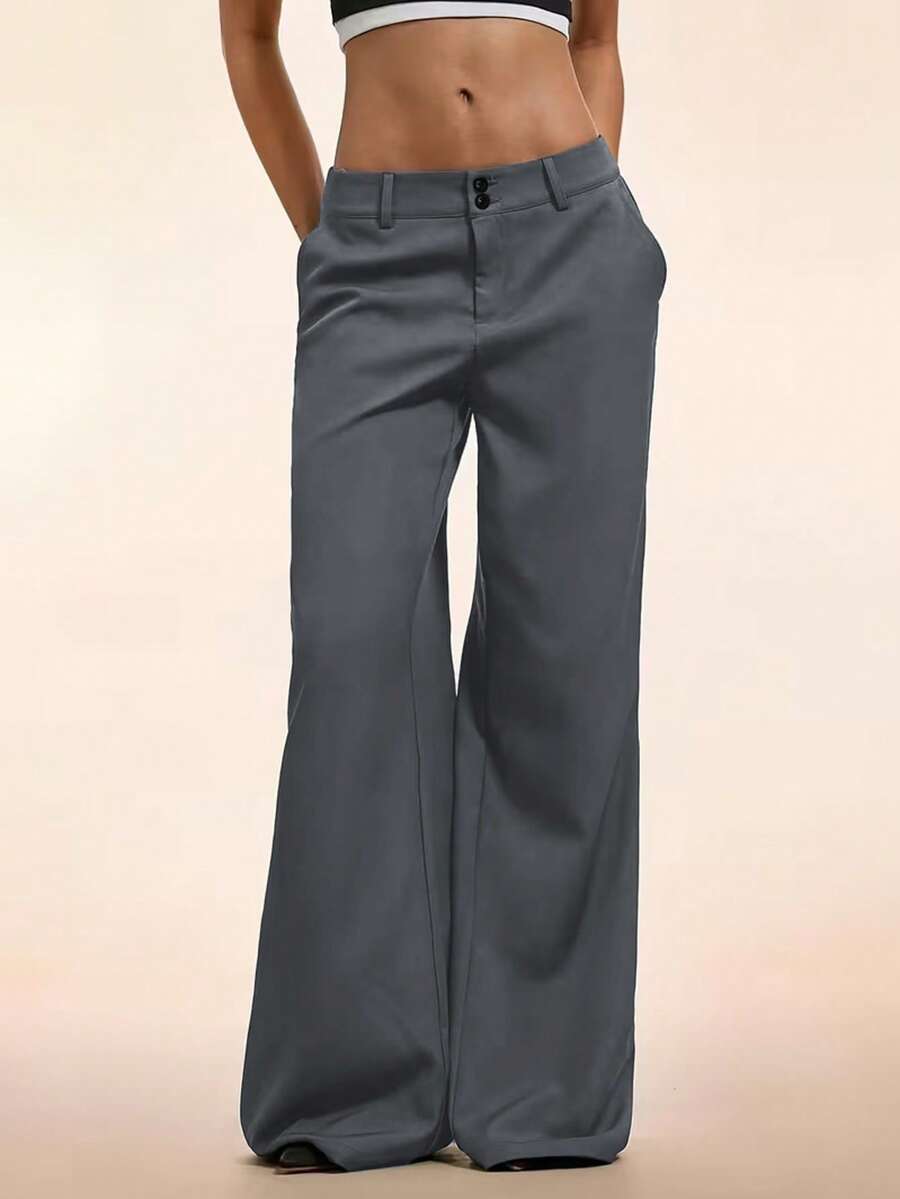 Quần ống đứng nữ, chất liệu polyester, có túi khóa kéo và chi tiết cúc, chất liệu không co giãn. - Màu xám đen - Xem 1