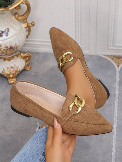 1双女士纯色时尚搭扣尖头平底鞋，适合室内外穿着，四季皆宜