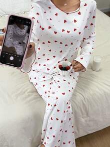 可爱红色爱心印花长袖睡衣套装，柔软亲肤，可爱爱心图案，宽松舒适的女士两件套家居服
