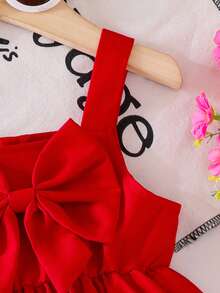 2pcs Baby Girl Outfit: Bow Tie Waist Button Back Camisole Top And Contrast Color Ruffle Trim Denim Shorts Set - Red - View 6