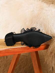 春季新款时尚女士尖头婚鞋，镂空粗跟蝴蝶结休闲舒适鞋 - 黑色 - 查看 2