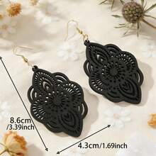 1 đôi bông tai mặt dây chuyền bằng gỗ chạm khắc họa tiết ren. - màu đen - Xem 6