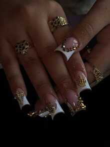 用这款24片装Y2K长款鸭嘴美甲贴纸升级你的造型！这款3D十字水钻法式美甲贴纸采用按压式设计，持久贴合，完美覆盖指甲。套装包含：1瓶果冻胶和1把指甲锉。鸭嘴美甲贴纸适合女性和女孩DIY，适用于日常工作、节日派对和其他场合。 - 查看 1