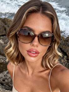 一副男女通用复古椭圆形镜框时尚太阳镜，时尚高端休闲街头摄影经典眼镜，沙滩配饰，女士，夏季海滩度假，户外旅行休闲风格，椭圆形镜框，适合外出，返校季 - 卡其色 - 查看 6