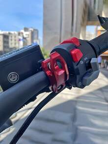 (Color de llave aleatorio) 1 pieza Gancho universal para casco de motocicleta de aleación de aluminio CNC, Gancho colgante de equipaje para pedal de motocicleta, Accesorio de gancho multifunción, Adecuado para modificación de gancho de acelerador de aleación de aluminio PCX160/150 PCX125 - Multicolor - Ver 3