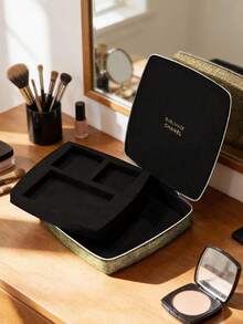 CHANEL Túi đựng mỹ phẩm bằng vải canvas, thêu đen vàng, hộp đựng trang sức, hộp đựng đồ dùng mỹ phẩm, hộp du lịch, hộp đựng thêu, vải canvas, đen vàng, hộp đựng đồ dùng mỹ phẩm, hộp đựng trang sức, hộp xách tay - Đen và vàng - Xem 3