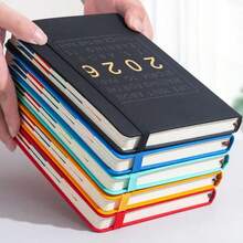 Sổ kế hoạch hàng ngày 2026 cao cấp bằng da PU - 320 trang (160 tờ), dày dặn, bao gồm 365 trang ngày tháng, dải ruy băng đánh dấu trang và vòng cài bút. Bìa chống thấm nước và chống bám bẩn với các tab chỉ mục hàng tháng giúp lập kế hoạch hiệu quả. - Nhiều màu - Xem 6