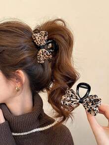 1 Piece Of Women's New Fashionable Autumn And Winter Leopard Print Bow Clip, Back Of The Head Disc-Shaped Hair, Hair Claw Clip Clip, Versatile Hair Accessories, Headwear, Hair Accessories