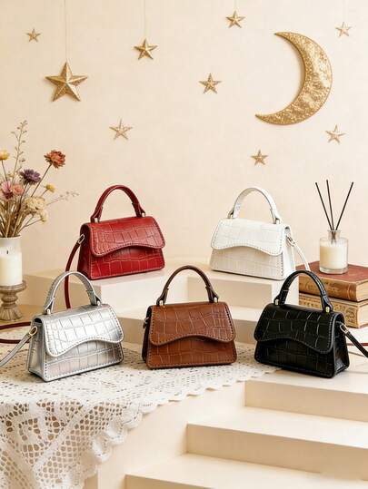 1 st ny ankomst: Avslappnad och enkel handväska/axelrem med klaffdesign och justerbar axelrem. Lämplig för tonåringar och resenärer, rymmer enkelt vardagliga nödvändigheter. Ett mångsidigt plagg, en modefavorit och lämplig för olika stilar och tillfällen. Extremt anpassningsbar till olika stilar, den är också en utmärkt present till vänner.