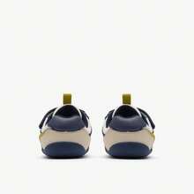 Clarks Roamer Dash T - White - View 3