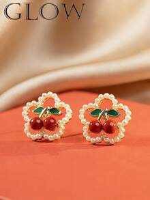 一对可爱甜美的樱花耳钉，适合少女日常及节日佩戴。