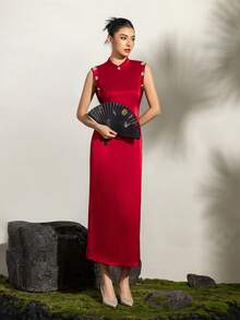 女士优雅无袖立领镶钻纯色缎面新款中式旗袍连衣裙——现代中式正式礼服，适合婚礼、晚宴、公司庆典、外交招待会和文化庆典 | 修身剪裁，融合优雅 - 紅色 - 查看 2