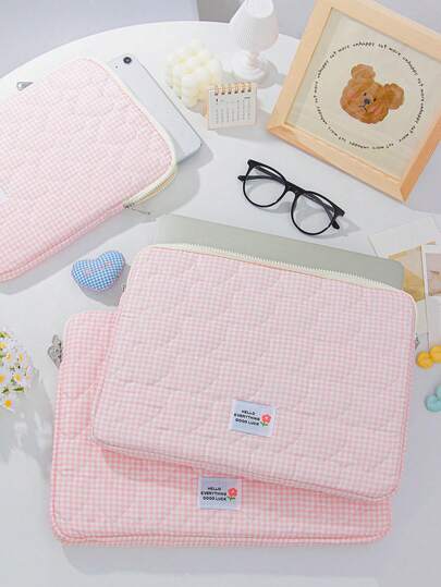 1Pc Pink Gingham Printing Lightweight 11/13/15 Inch Computer Inner Bag Notebook Protective Case Tablet Sleeve Bag For IPad Air 13 M3 Pro 11 M4 A16 11th 10th 10.5 10.2 9.7 Inch Bag 13 15 Inch Laptop,Shockproof Pouch Bags,Laptop Sleeve Bag Liner,Essential Storage Items For White-Collar Workers And Students,Back To School Gift