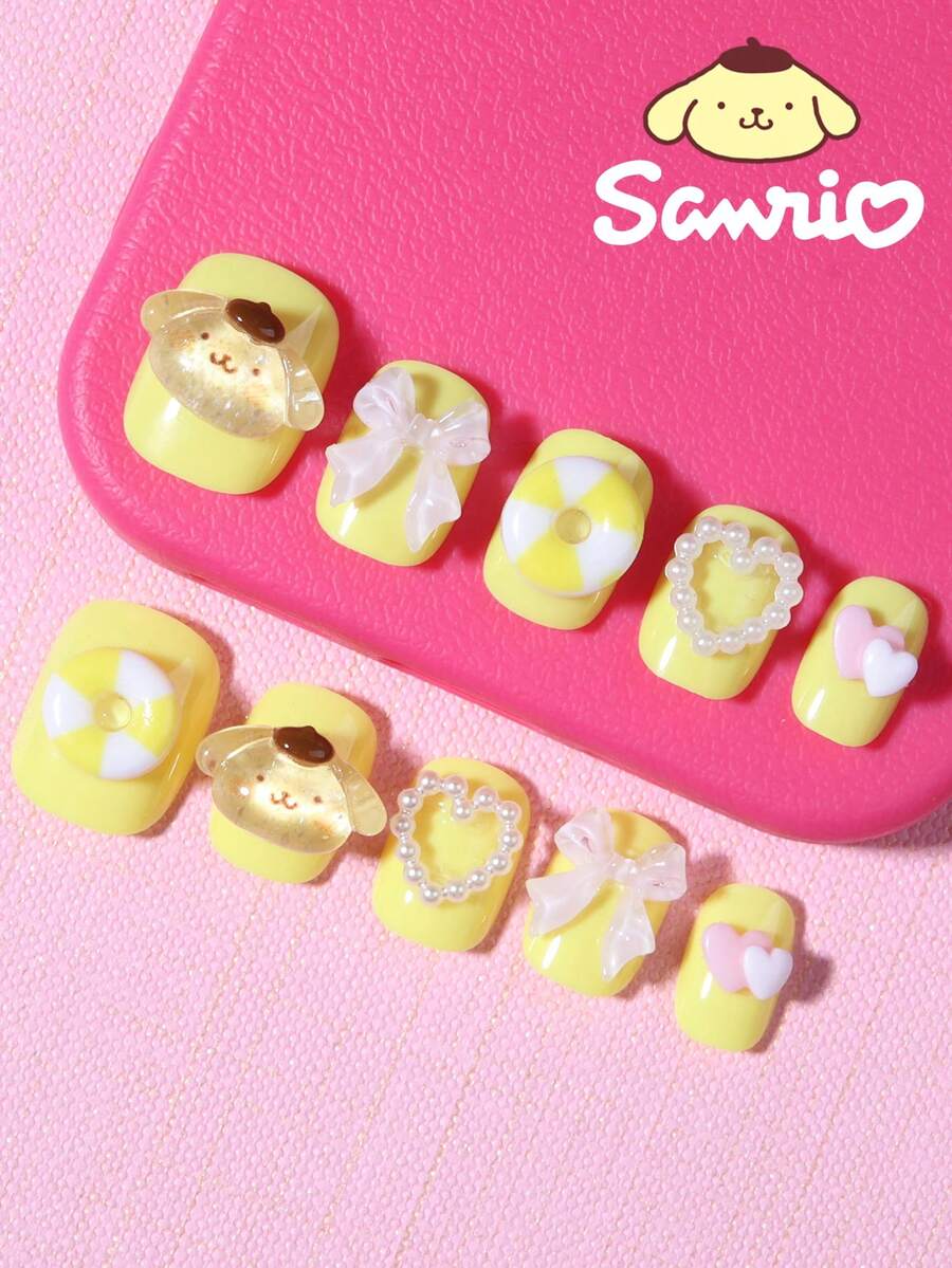 SANRIO 24片短款椭圆形可爱立体装饰美甲贴片，饰有蝴蝶结、爱心和珍珠，完美贴合亚克力假指甲，套装包含1支果冻胶和1个指甲锉，适合女性和女孩日常佩戴及参加派对。 - 彩色 - 查看 1