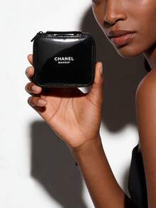 CHANEL 迷你化妆包，黑色漆皮，口红盒，粉饼盒，旅行收纳包，便携式，口红收纳盒，黑色漆皮，迷你盒，粉饼盒，耳机盒，旅行装 - 黑色 - 查看 2