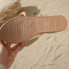 2026夏季新款女式波西米亚风厚底坡跟圆头金属扣棕色休闲凉鞋，适合居家、海滩、度假和日常穿着。 - 棕色 - 查看 9