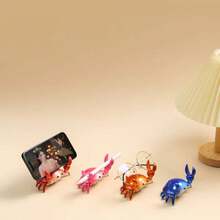 Miniatura Realista de Caranguejo: Item de Decoração com Tema Oceânico em Laranja Vibrante que Adiciona um Toque Animado a Mesas/Estantes. Um Presente Pequeno Perfeito para Festas de Aniversário, Feriados Casuais ou Surpresas do Dia a Dia - Ótimo para Entusiastas do Oceano, Amigos ou Crianças. Ele não apenas traz uma atmosfera quente e animada para os espaços do dia a dia, mas também é um presente de feriado encantador! - Multicolorido - Visão 2