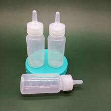 2.03 液体盎司新生儿宠物奶瓶，配有柔软奶嘴 - PE 材质，透明设计，带刻度，适用于小猫、小狗、兔子 - 易于读取的刻度，符合人体工程学的手柄，卫生喂养配件，猫奶瓶，幼犬喂养，透明设计，符合人体工程学的手柄，宠物奶瓶。适用于 1 个月以下未断奶的宠物