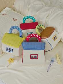 Süße hausförmige Kosmetiktasche für Frauen, handgehalten gesteppt mit Glücksbuchstaben - Verschiedenfarbig - Übersicht 2