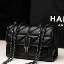 Elegant Women's Shoulder Bag, With Chain Strap, Quilted PU Crossbody Bag, Luxury Minimalist Underarm Bag, Lightweight, Business Casual Mini Metal Lock Quilted Flap Chain Shoulder Bag, Clutch, Minimalist Clutch, Classic Style, Leather Small Bag, Party Bag, Actress, Lady, Valentine's Day Travel, Work Office, Gala, Party, Weekend Holiday - Black - View 2