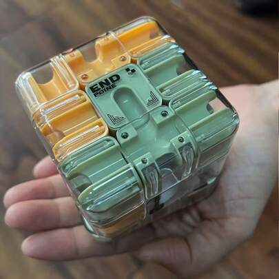 3D球形迷宫魔方 - 3D益智玩具，集减压手指游戏、专注力训练和成人3D迷宫于一体，采用塑料材质，三重挑战，适合派对和比赛（不含羽毛/特殊货币道具）。适用于情人节、复活节、狂欢节、科隆狂欢节和婚礼等场合。