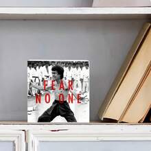Decorative Wooden Box With Bruce  Dynamic Martial Arts Stance Black & White Photo, White Box Frame, Red 'FEAR NO ONE' Bold Text, White Martial Arts Uniform Observers Background - Stylish Home Office Decor, Gift For Martial Arts Enthusiasts, Strength & Confidence Theme Display Case - trắng - Xem 2