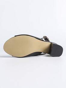 Sandales à talons hauts d'été pour femmes, chaussures noires printemps/été, chaussures élégantes pour femmes, sandales à talons hauts sexy et à la mode, sandales à bout ouvert, talons hauts noir pur, sandales à bout rond, sandales à talons blocs pour femmes, chaussures de mariage et de mariée, chaussures à talons épais, chaussures noires, sandales pour femmes, chaussures noires pour femmes, sandales à boucle monobloc, sandales affinantes pour femmes, sandales à talons pour rendez-vous, fête, soirée, port extérieur, couleur unie, vacances, talons mi-épais, chaussures minimalistes pour femmes - Noir - Voir 11