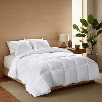 The Pure White Quilt Has A Square Pattern And Is Made Of Pure Polyester Fabric, Which Is Skin Friendly, Soft, Fluffy, And Warm. Can Be Used In Hotels, Bedrooms, And Double Beds, Suitable As A New Year's Gift For Family Members