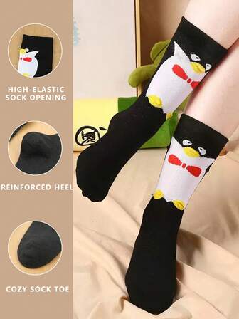 半双装新款3D企鹅图案女士中筒袜，卡通个性时尚袜，情侣款