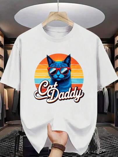 Camiseta de cuello redondo, holgada, absorbente de sudor y suave, adecuada tanto para hombres como para mujeres Camiseta de cuello redondo Gato blanco Papá Gato azul con gafas de sol y fondo de atardecer Ropa casual para hombres y mujeres Conjuntos de verano Moda de streetwear Camiseta de algodón 100% para niños, cómoda, transpirable y suave, adecuada para niños de todas las edades. o nuevo,navidad, día de los muertos, día de la madre, día del ni? o, acción de gracias(1 piece).